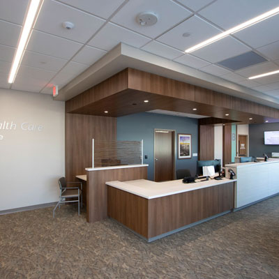 advocate-aurora_racine_lobby-1_ambulatory_healthcare_zastudios_web-m